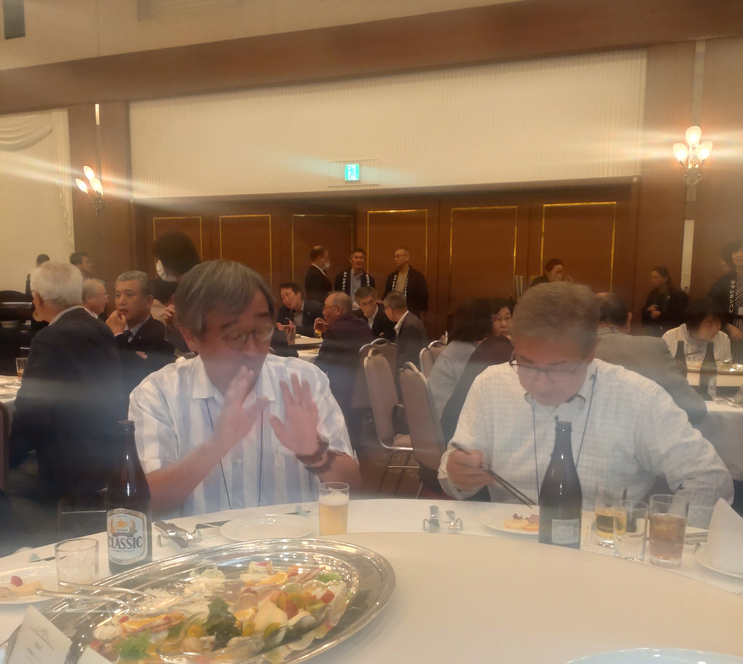 懇親会のテーブルの様子