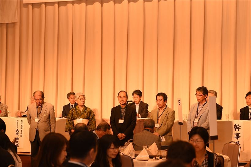 総　　　会