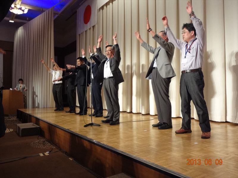 横内新幹事長と野球部ＯＢ