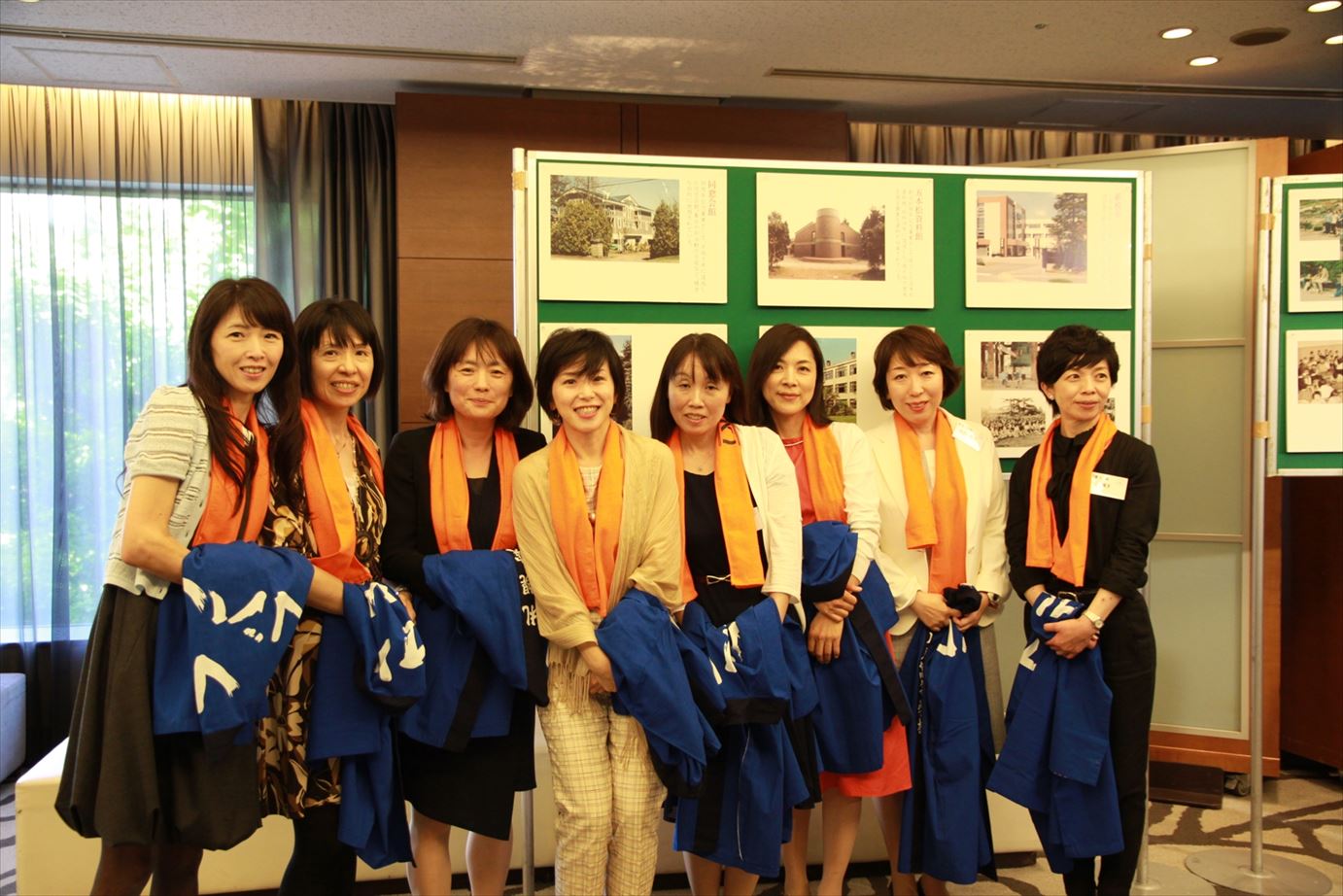 閉会後の一場面