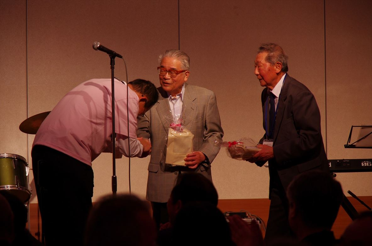 懇親会　最年長表彰