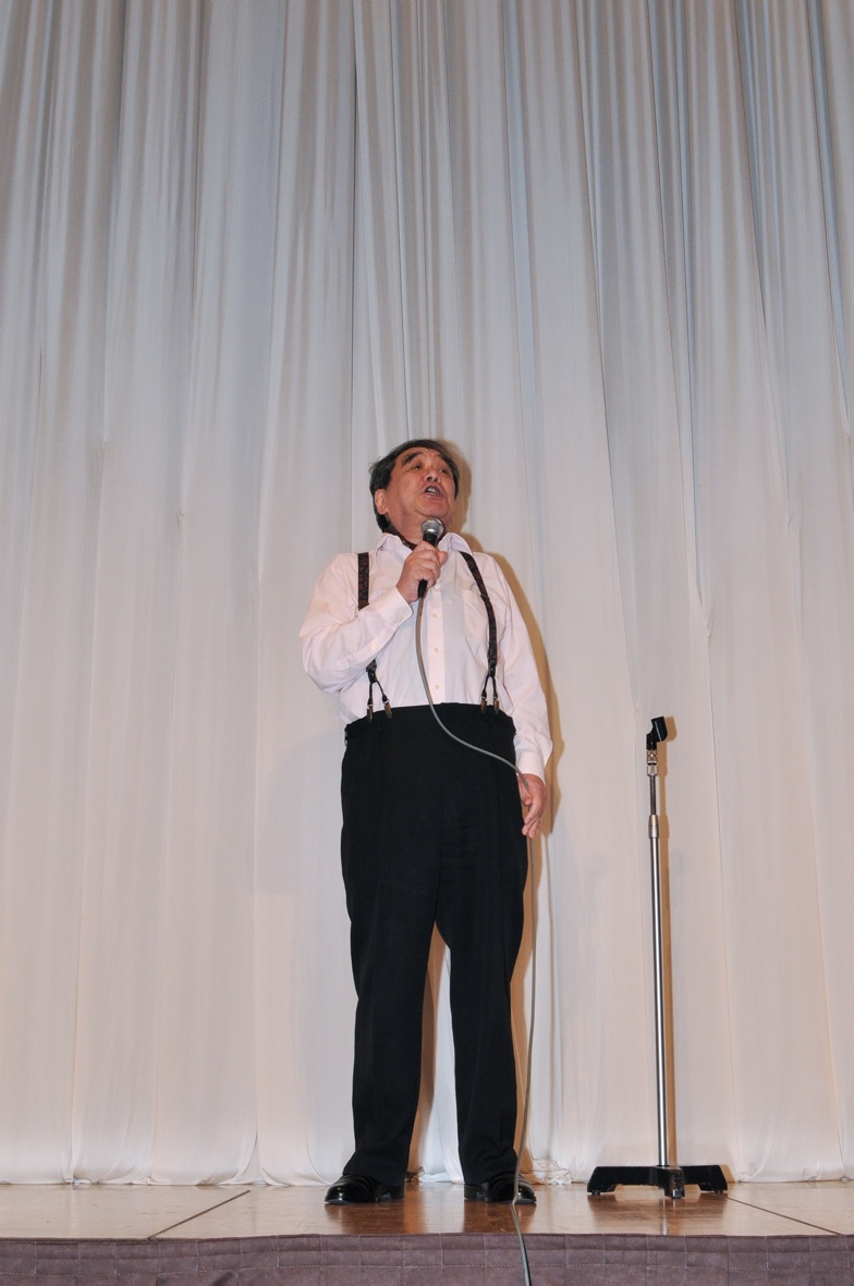 甲斐熊五郎さん熱唱